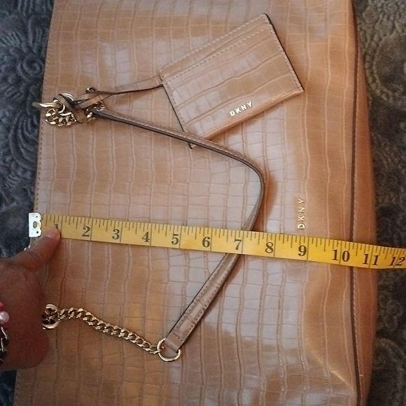 DKNY Clarice tote bag. - Picture 5 of 7